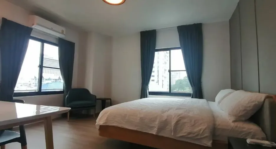 For rent 3 bedrooms condo in Watthana, Bangkok
