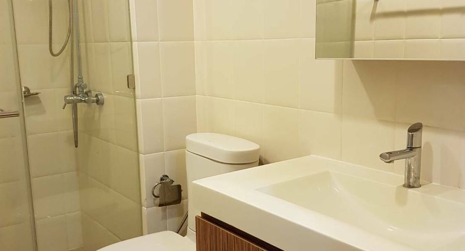 For rent studio condo in Phra Khanong, Bangkok