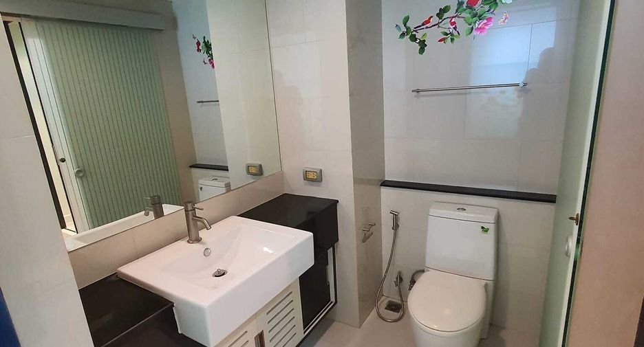 For rent 1 bed condo in Khlong San, Bangkok
