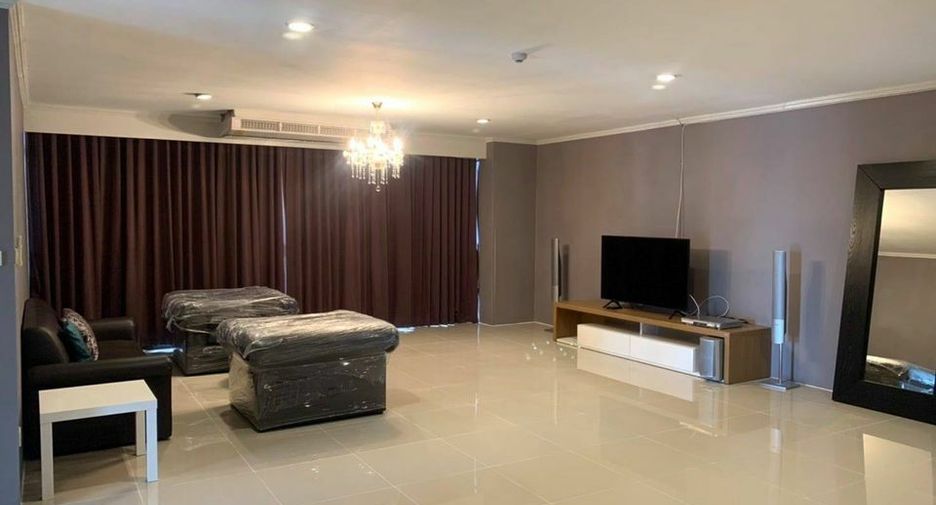 For rent 3 bedrooms condo in Watthana, Bangkok