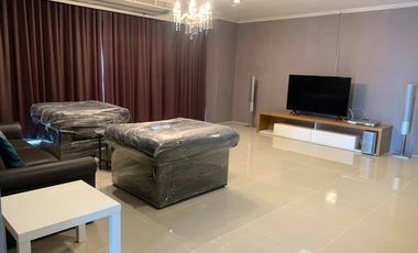 For rent 3 bedrooms condo in Watthana, Bangkok