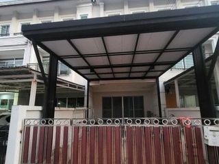 出租 3 卧室 联排别墅 在 Saphan Sung, 曼谷