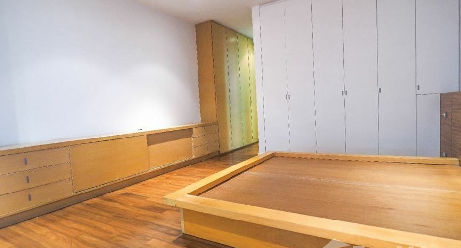 For rent 3 bedrooms condo in Bang Rak, Bangkok
