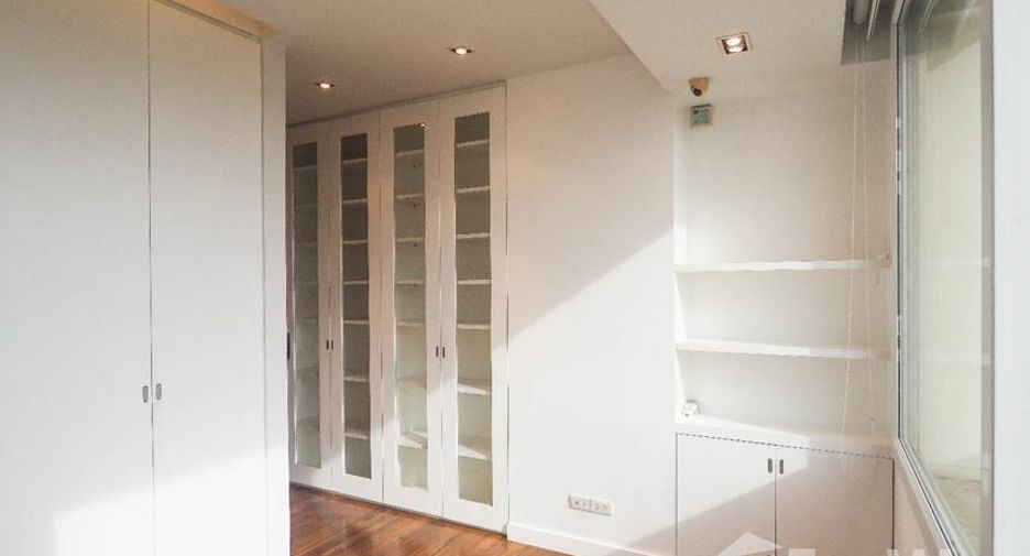 For rent 3 bedrooms condo in Bang Rak, Bangkok