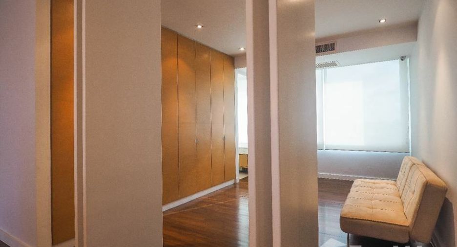 For rent 3 bedrooms condo in Bang Rak, Bangkok