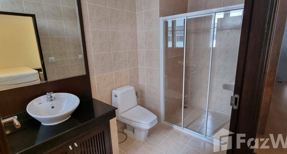 For rent 3 bedrooms condo in Watthana, Bangkok