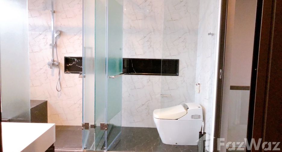 For rent 3 bedrooms townhouse in Lat Phrao, Bangkok