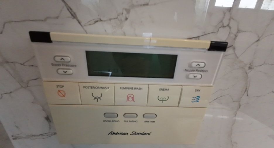 For rent 3 bedrooms townhouse in Lat Phrao, Bangkok