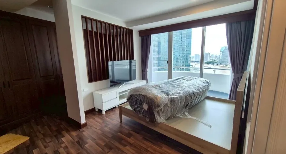 For rent 2 bedrooms condo in Sathon, Bangkok