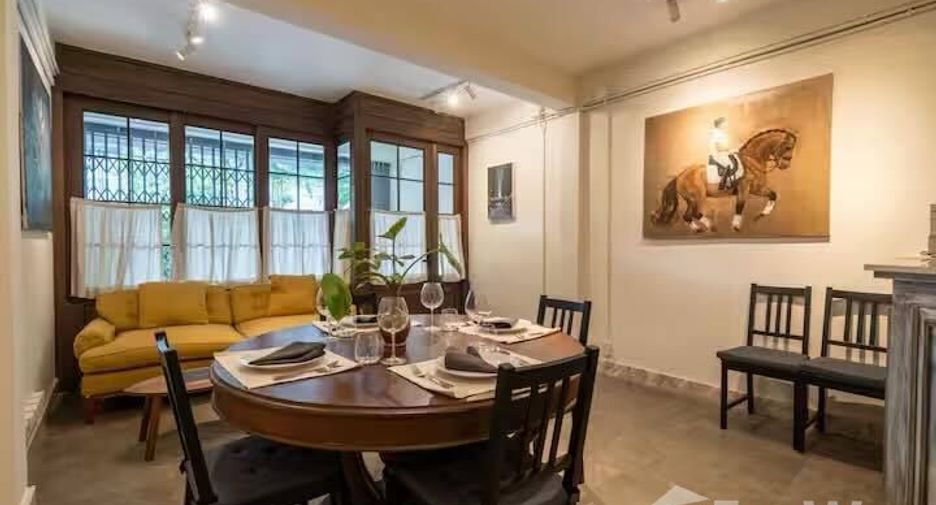 For rent 2 bedrooms retail Space in Yan Nawa, Bangkok