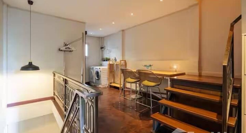 For rent 2 bedrooms retail Space in Yan Nawa, Bangkok