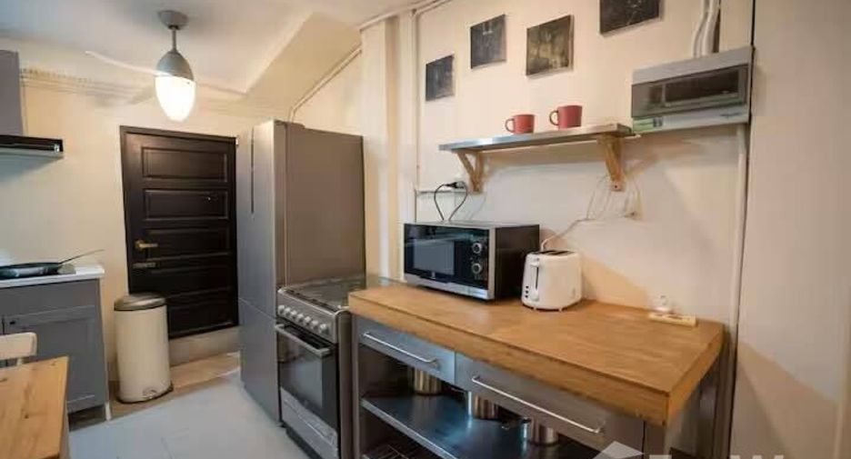 For rent 2 bedrooms retail Space in Yan Nawa, Bangkok