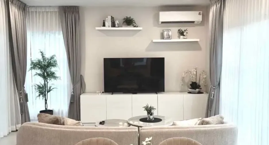 Casa en alquiler de 3 habitaciones en Bang Phli, Samut Prakan