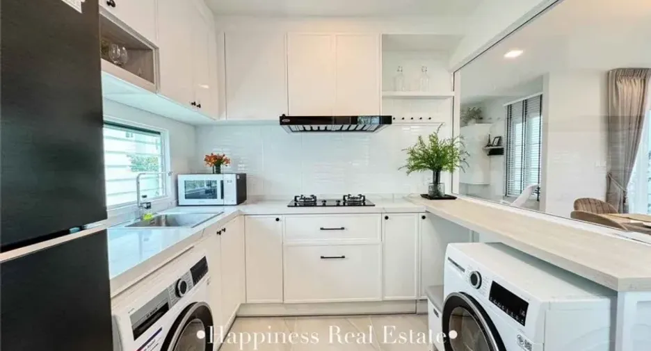Casa en alquiler de 3 habitaciones en Bang Phli, Samut Prakan
