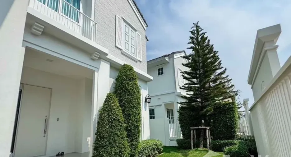 Casa en alquiler de 3 habitaciones en Bang Phli, Samut Prakan