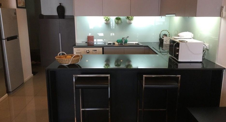 For rent 2 bedrooms condo in Watthana, Bangkok