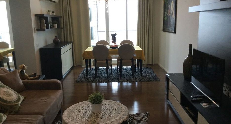 For rent 2 bedrooms condo in Watthana, Bangkok