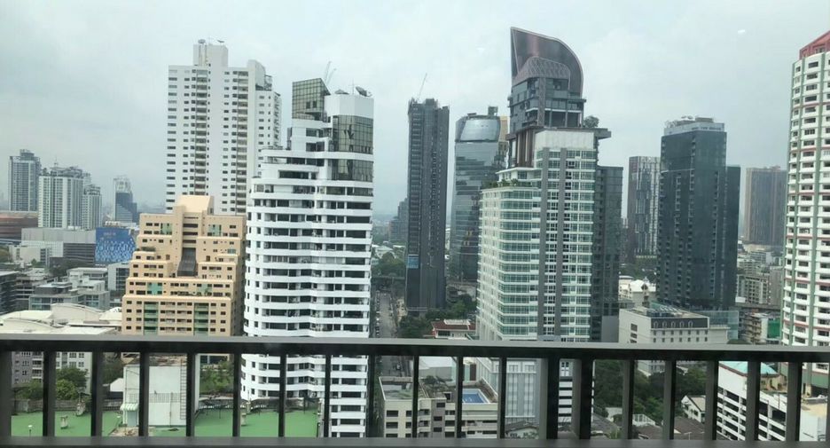 For rent 2 bedrooms condo in Watthana, Bangkok