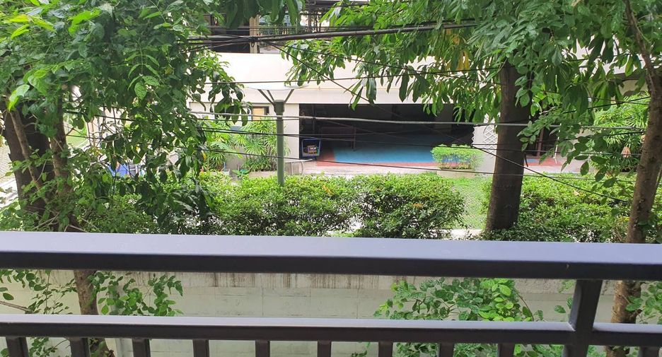For rent 2 bedrooms condo in Bang Phlat, Bangkok