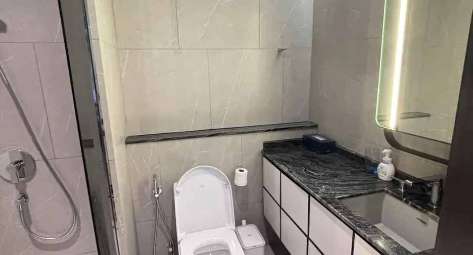 For rent 3 bedrooms condo in Watthana, Bangkok