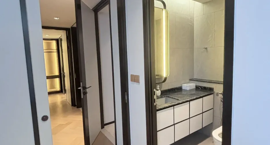 For rent 3 bedrooms condo in Watthana, Bangkok
