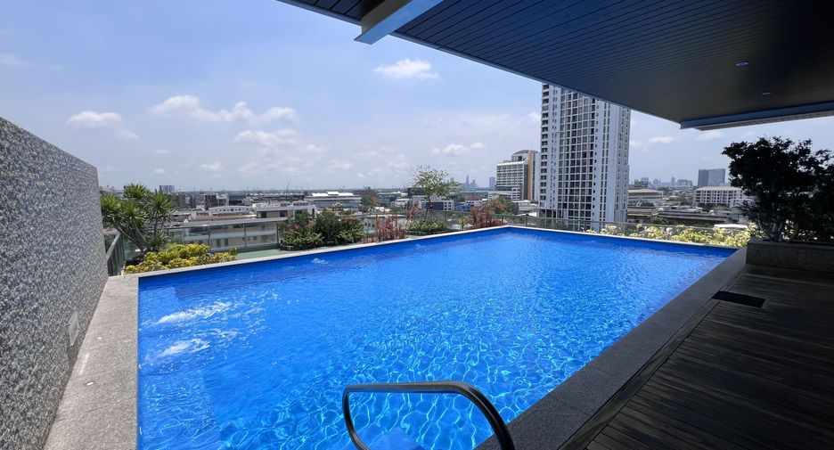 À louer 3 chambres condo à Khlong Toei, Bangkok