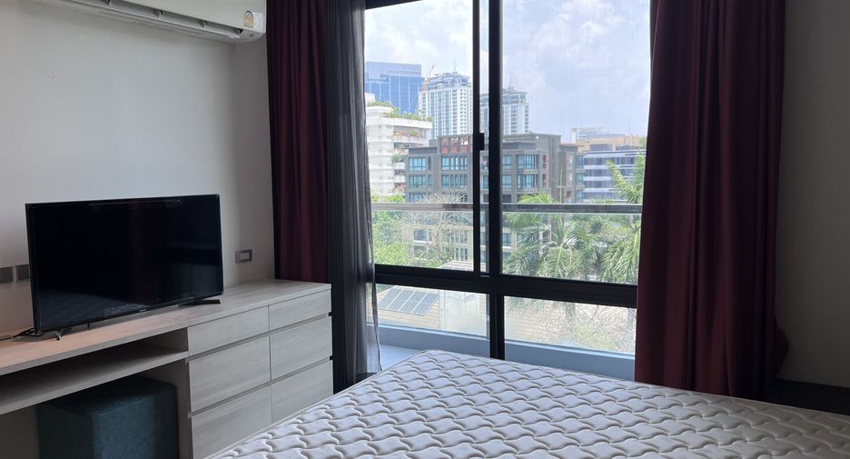 À louer 3 chambres condo à Khlong Toei, Bangkok