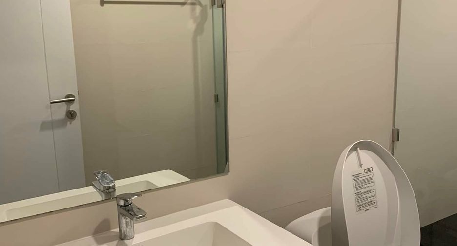 For rent 2 bedrooms condo in Phaya Thai, Bangkok