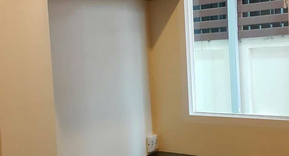 For rent 3 bedrooms townhouse in Wang Thonglang, Bangkok