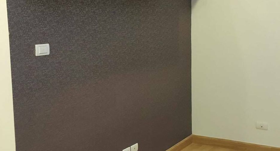 For rent 3 bedrooms townhouse in Wang Thonglang, Bangkok