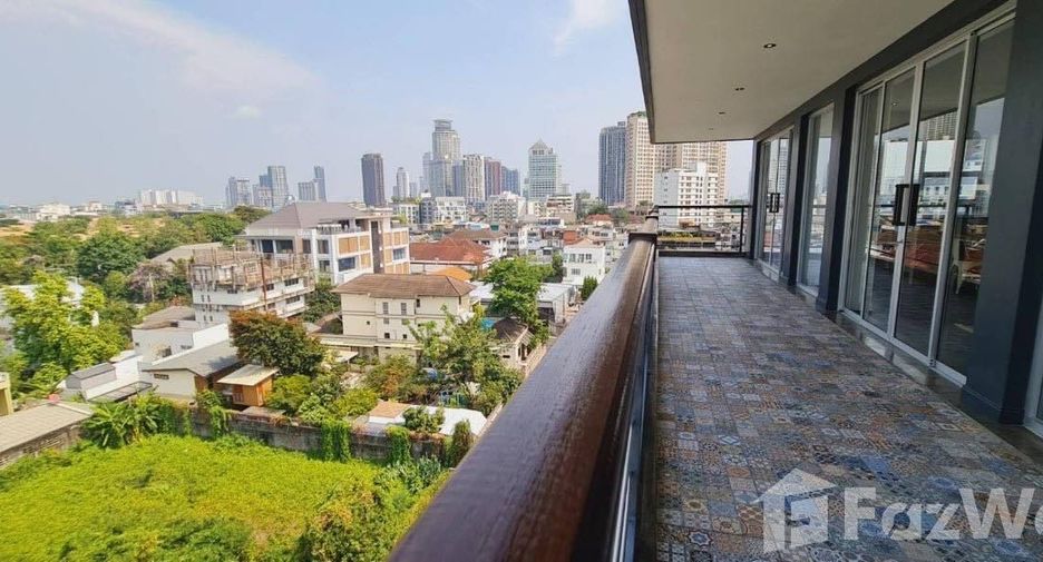 For rent 3 bedrooms condo in Watthana, Bangkok