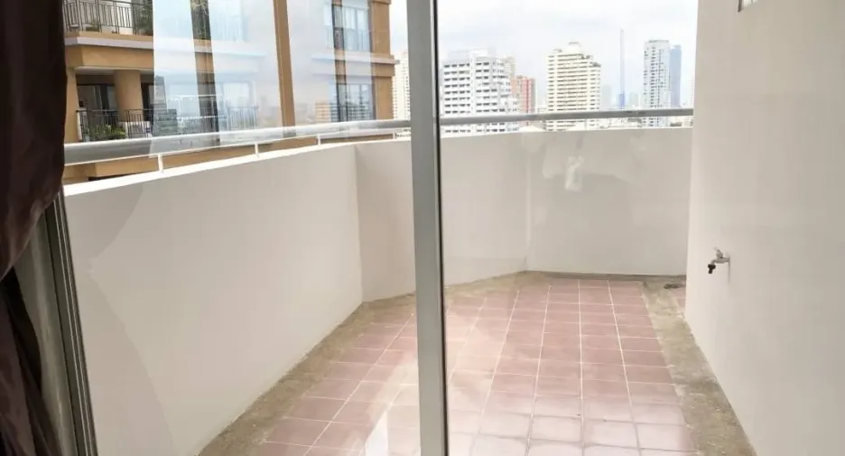 Wohnung zur Miete mit 3 Zimmer in Khlong Toei, Bangkok