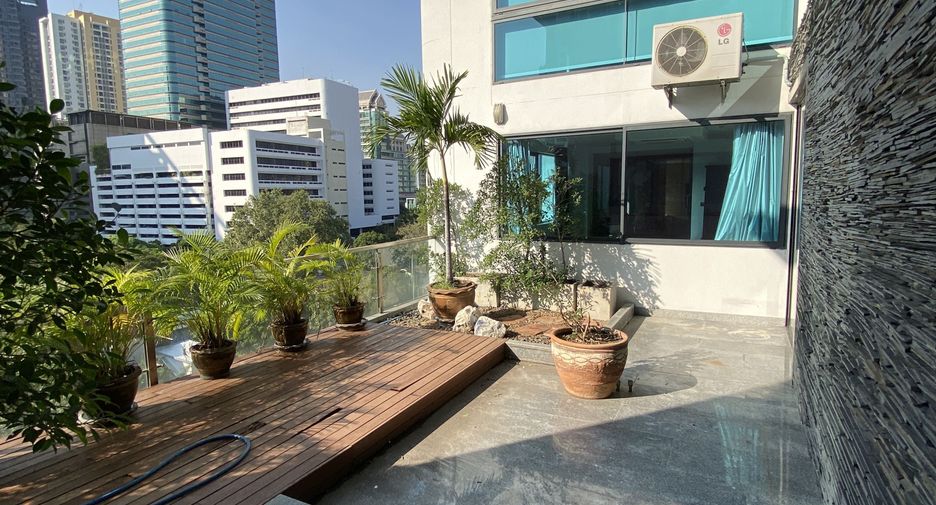 For rent 5 bedrooms condo in Watthana, Bangkok
