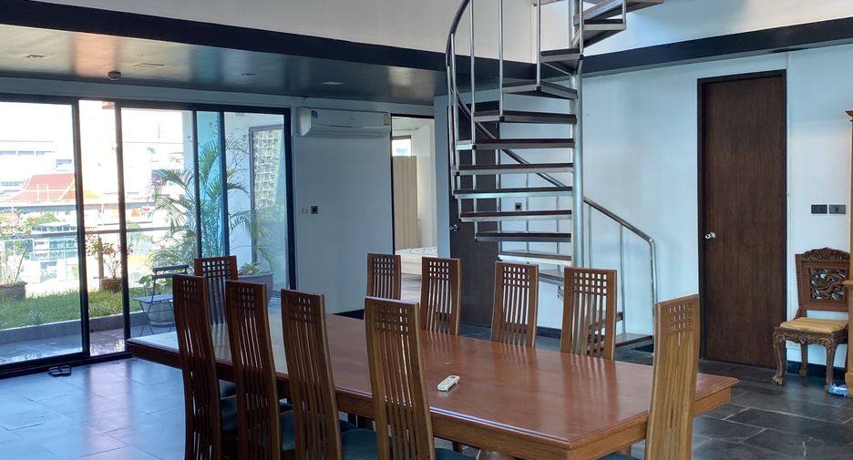 For rent 5 bedrooms condo in Watthana, Bangkok