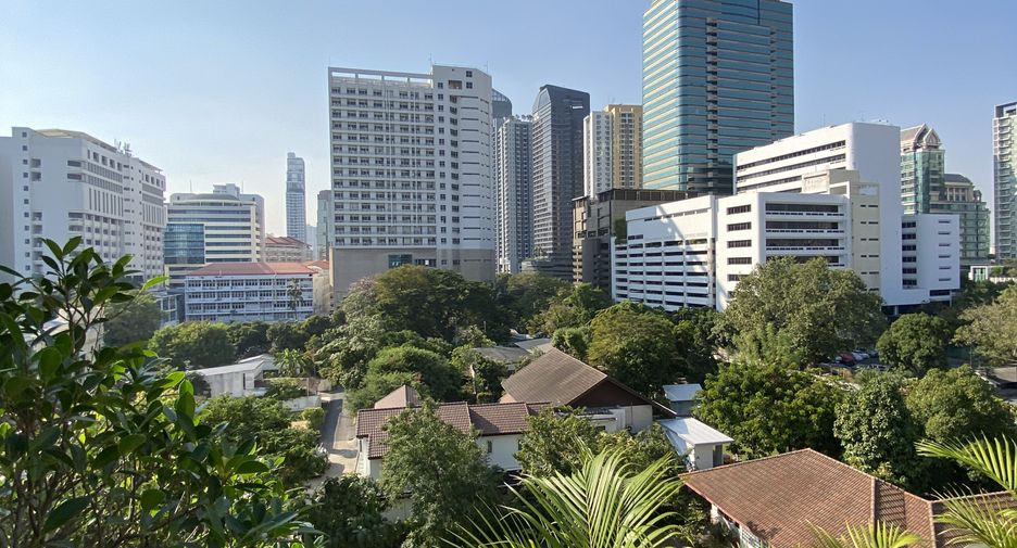 For rent 5 bedrooms condo in Watthana, Bangkok