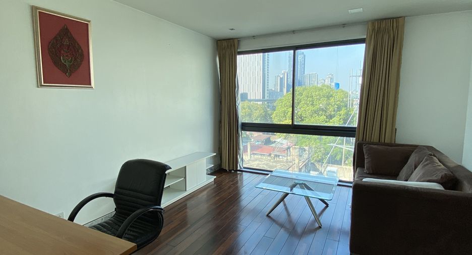 For rent 5 bedrooms condo in Watthana, Bangkok