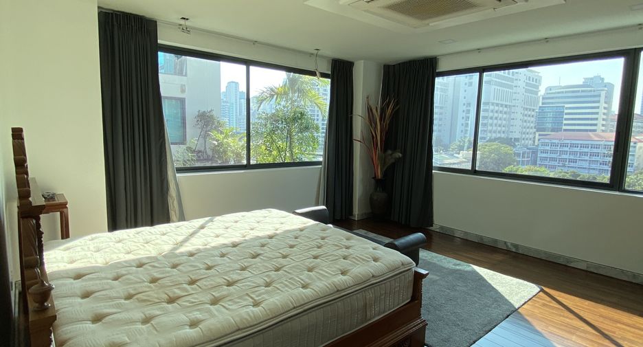 For rent 5 bedrooms condo in Watthana, Bangkok