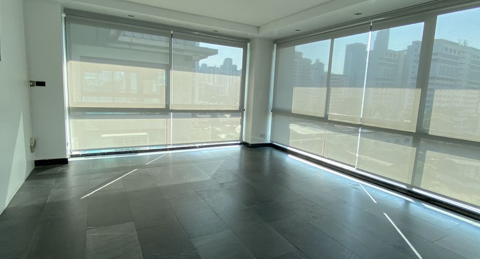 For rent 5 bedrooms condo in Watthana, Bangkok