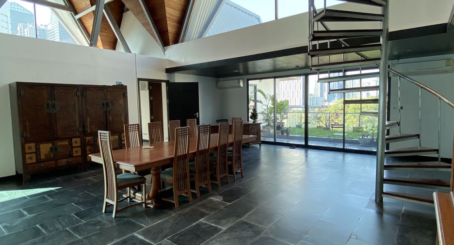 For rent 5 bedrooms condo in Watthana, Bangkok
