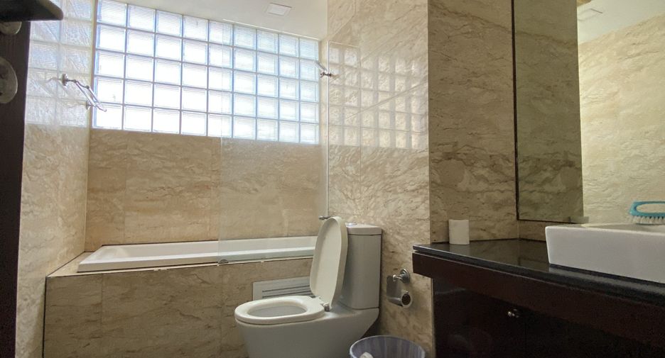 For rent 5 bedrooms condo in Watthana, Bangkok