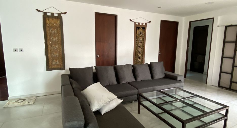 For rent 5 bedrooms condo in Watthana, Bangkok