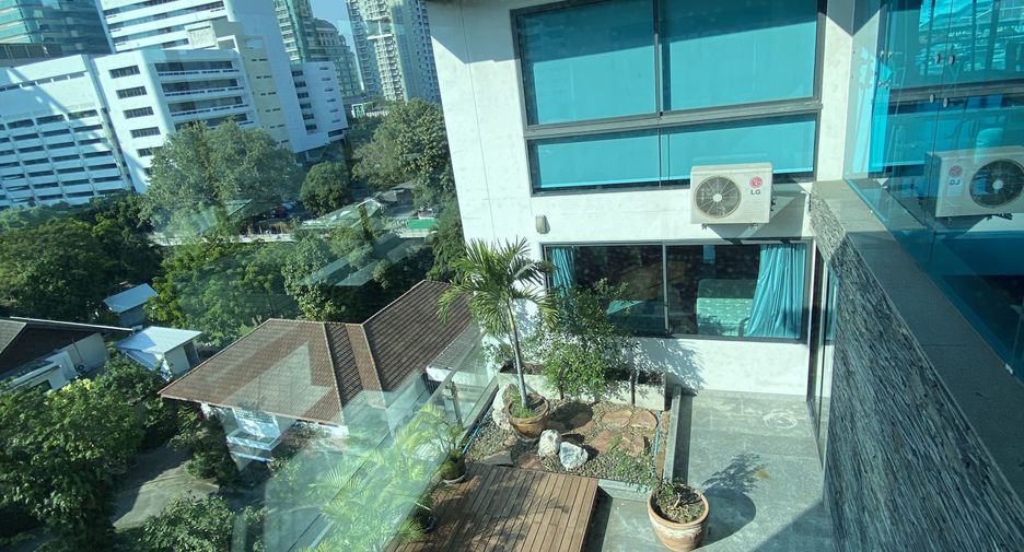 For rent 5 bedrooms condo in Watthana, Bangkok