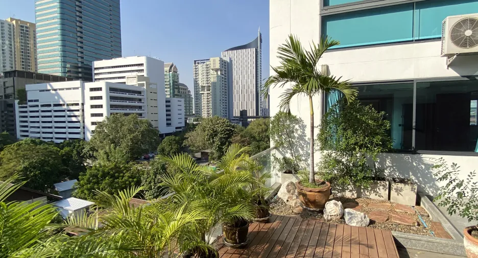 For rent 5 bedrooms condo in Watthana, Bangkok