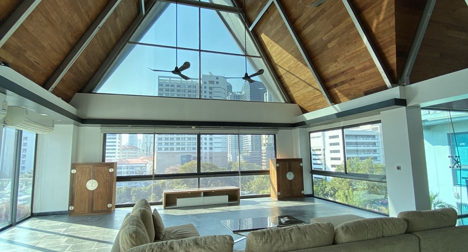 For rent 5 bedrooms condo in Watthana, Bangkok