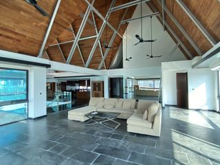 For rent 5 bedrooms condo in Watthana, Bangkok