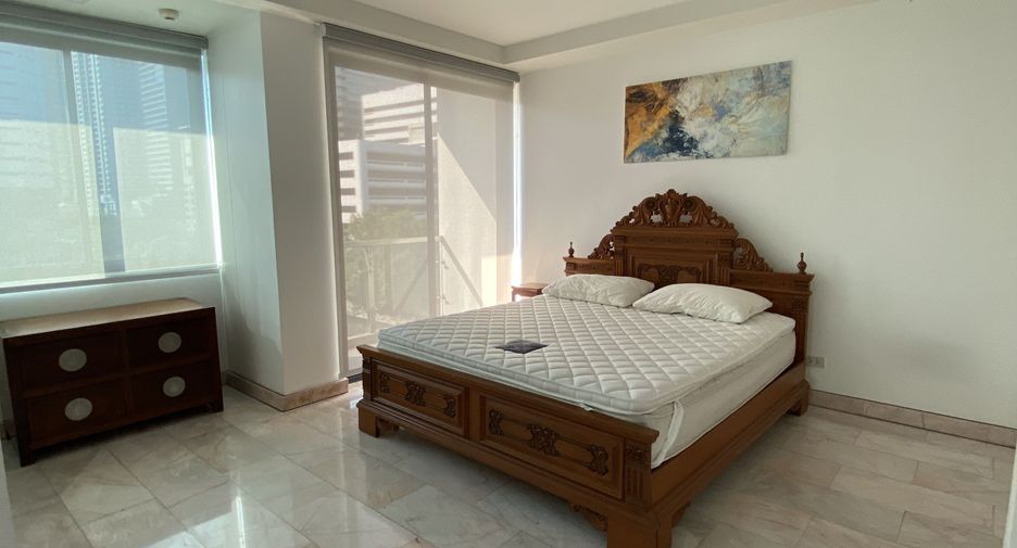For rent 5 bedrooms condo in Watthana, Bangkok