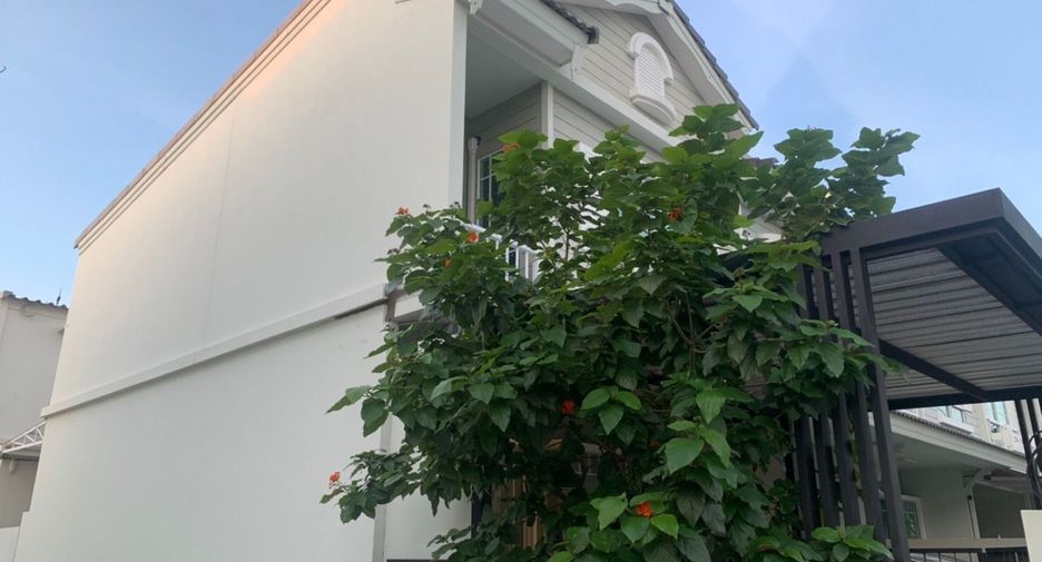 For rent 2 bedrooms townhouse in Bang Bo, Samut Prakan