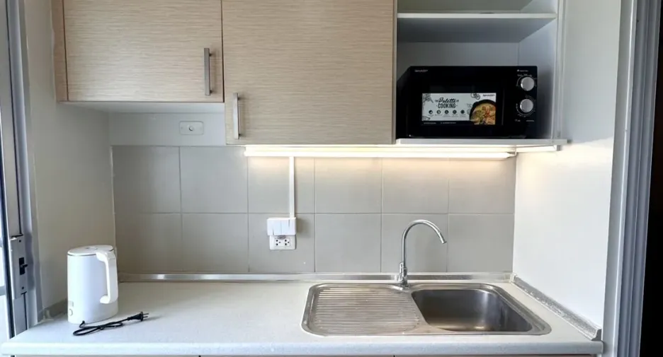 Wohnung zur Miete mit Studio in Watthana, Bangkok
