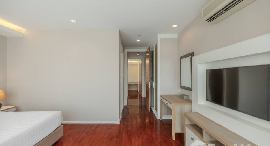 For rent 2 bedrooms apartment in Khlong Toei, Bangkok