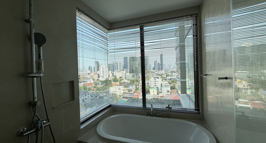 For rent 2 bedrooms condo in Khlong Toei, Bangkok